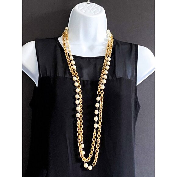 Vintage Chanel 1980s Double-Strand Faux Pearl Necklace 36”–CC Logo Clasp, box - Picture 2 of 15